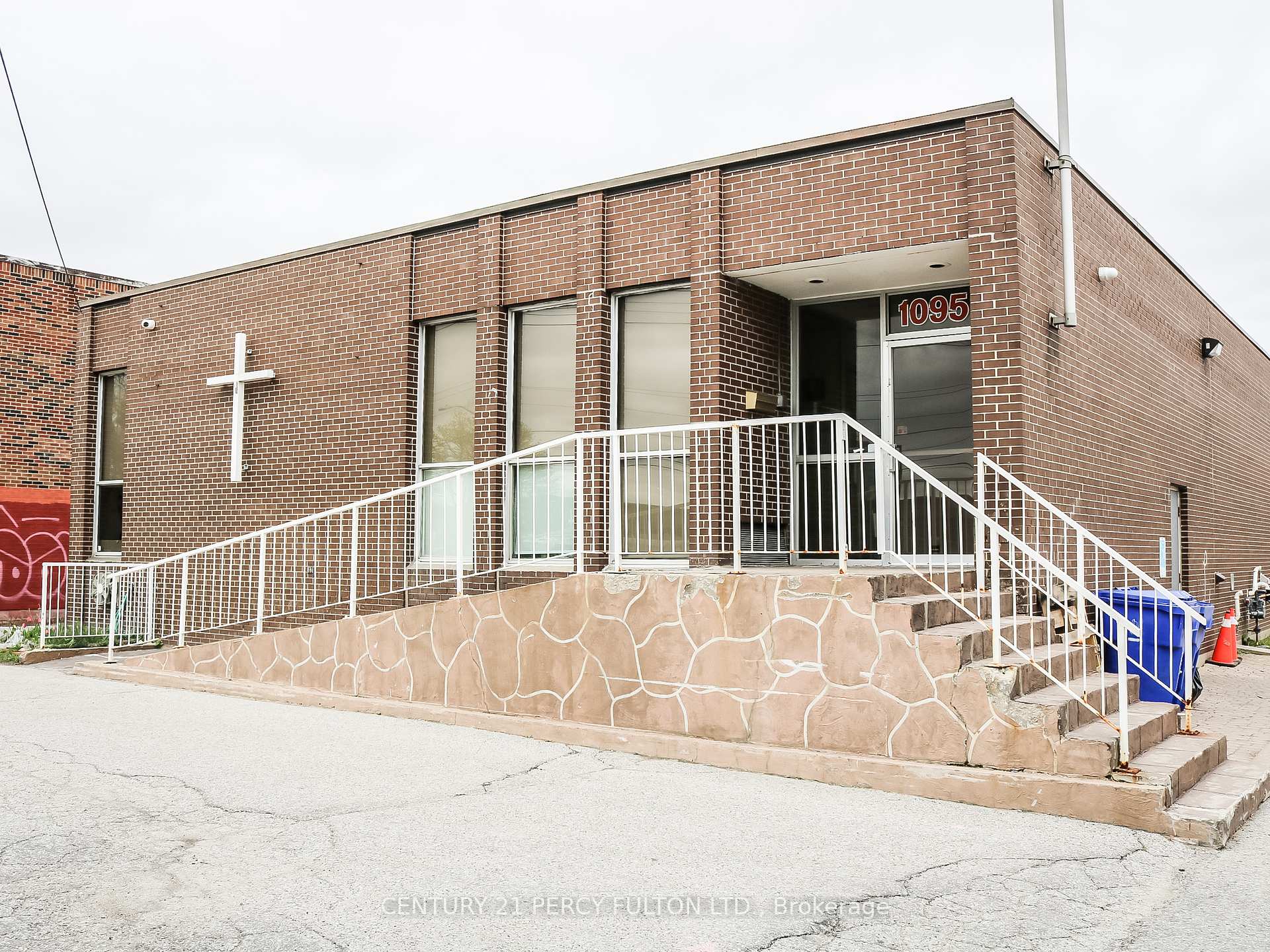 nahphoto.jpg|889\E12122889_1.jpg|/propertyphotos/889/E12122889_1.jpg
